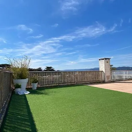 Charming With Pool In Tropez